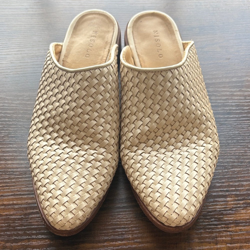 Nisolo Women's Beige Woven Mules